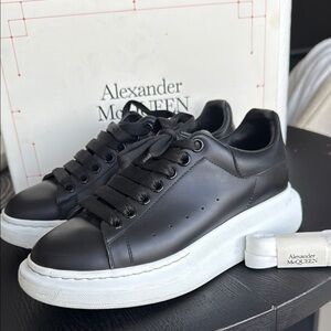 Alexander McQueen Men's Black Sneakers
